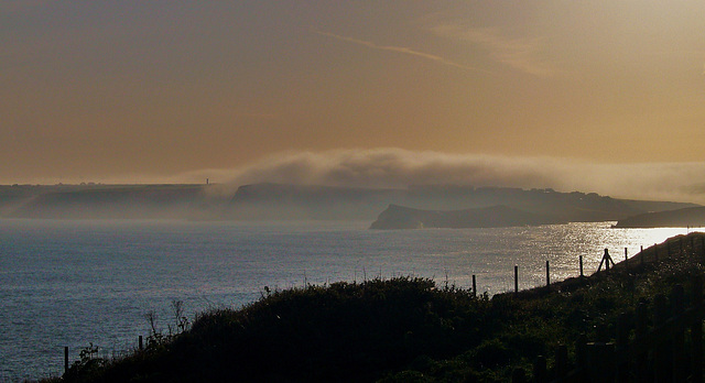 Newquay Bay mit Nebel