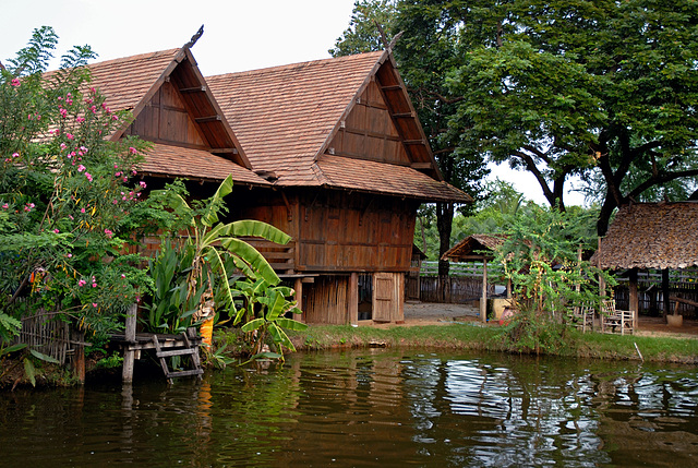 The Thai-Songdam Village บ้านโซ่ง