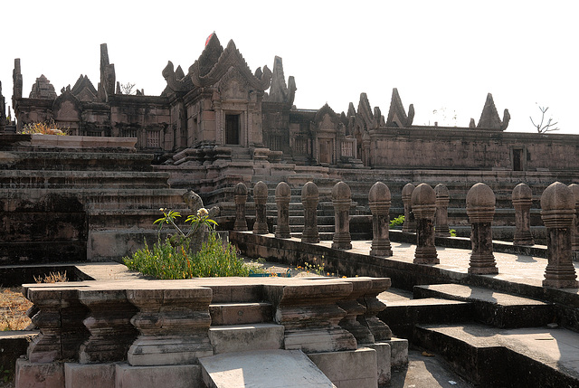 Prasat Phra Wihan (Preah Vihear) Second pillered causeway