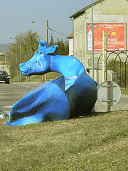 vaches bleues (rond-point des 3 godelles à Commercy)