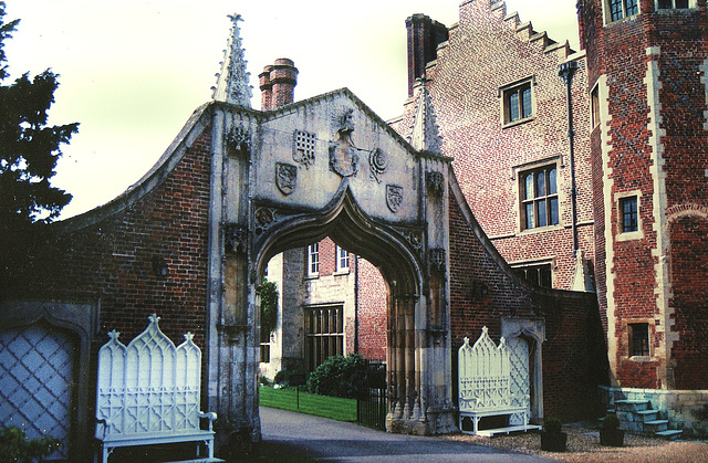 madingley hall gateway