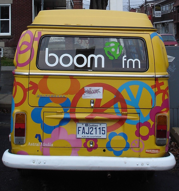 Volkswagen Boom FM / St-Jean sur Richelieu, Québec. CANADA / 17 novembre 2010 - Recadrage