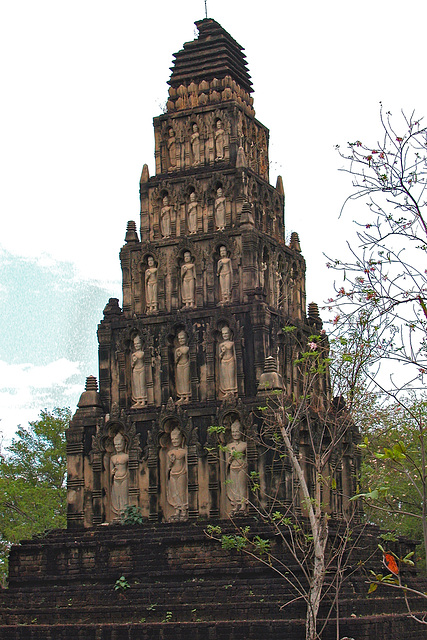 Chedi of Cham Thewi, Lamphun in Mueang Boran