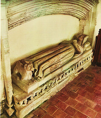 chrishall late c14 tomb