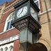 Bank's clock / Horloge bancaire -  Indianola, Mississippi. USA - 9 juillet 2010.
