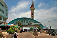 Pier station to cross the Maenam Tha Chin (river)