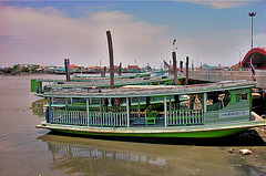 Ferries to the other riverside of Maenam Tha Chin (river)