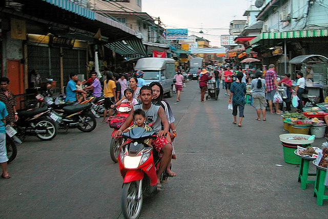 Moped traffic through the market street
