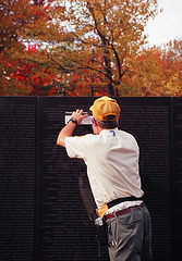 05.25.VeteransDay.VietnamVeteransMemorial.WDC.9November2002