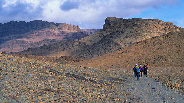 Jebel Aklim Approach