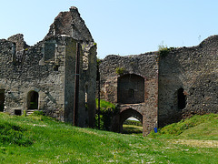 les ruines de la forteresse à Cluis Indre