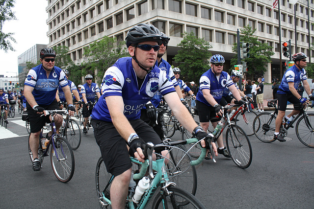 87.BicyclistsArrival.PUT.NLEOM.WDC.12May2010