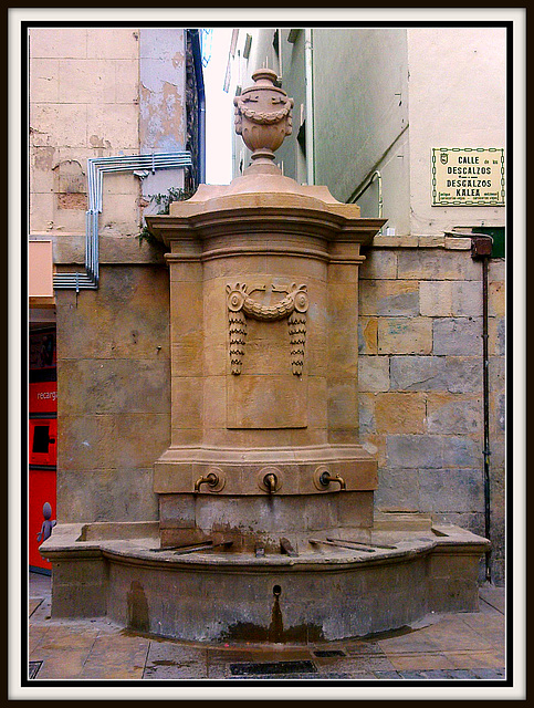 Pamplona: fuente de Descalzos.