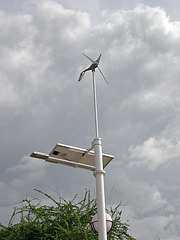 Solar- und Windenergie für jede Lampe