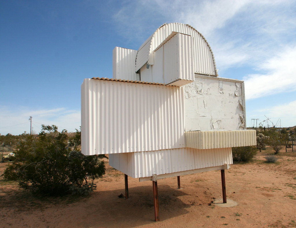 Noah Purifoy Outdoor Desert Art Museum - Ode To Frank Gehry (9842)