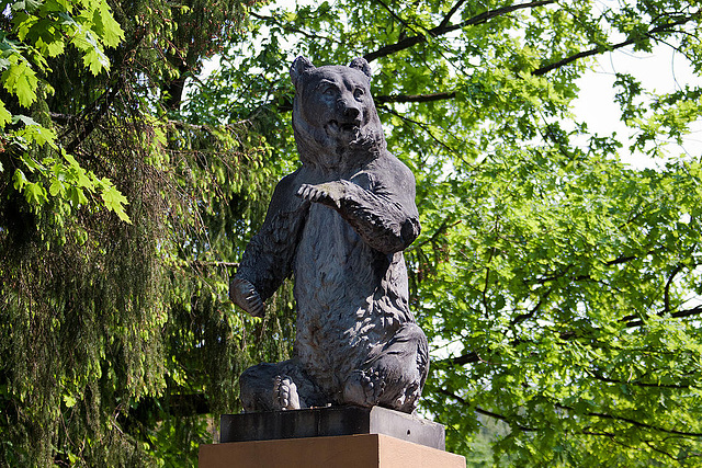 20110429 1435RAw [D~BI] 'Bielefelder Bär', Skulptur, Tierpark Olderdissen, Bielefeld