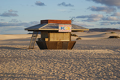 Kiosko en el deserto