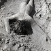 Nue allongée sur le sable