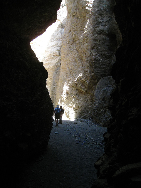 Great Outdoors Hike To The Grottos In Mecca Hills - Grotto #1 (6375)