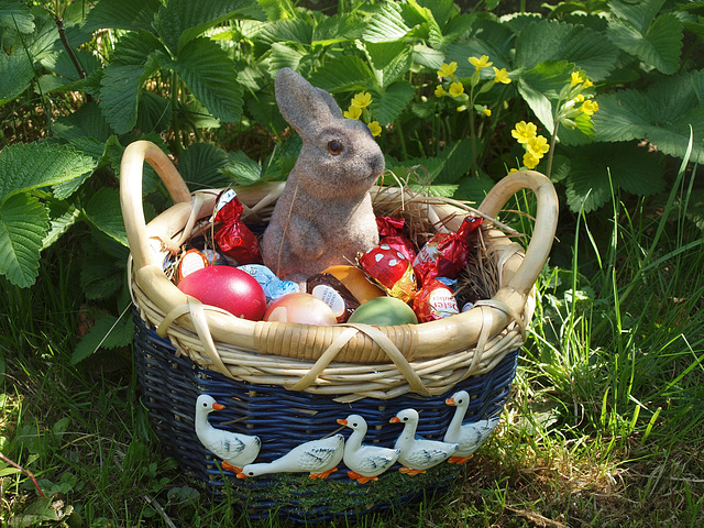 42+ Osternest Bauen Im Garten, Wir haben dem osterhasen ein wenig