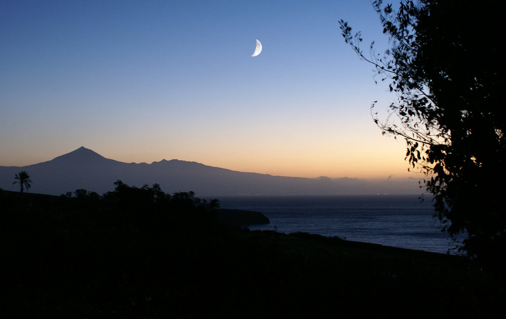 Noch vor Sonnenaufgang. Blick nach Tenerife und zum Teide. ©UdoSm