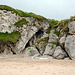 Felsbrocken und Höhlen