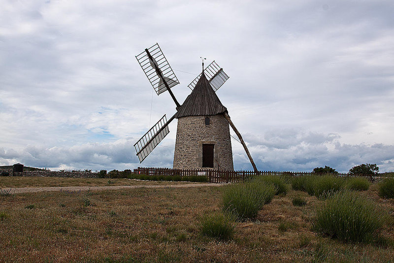 20110531 4777RAw [F] Windmühle [Saint-Pierre-de-la-Fage]