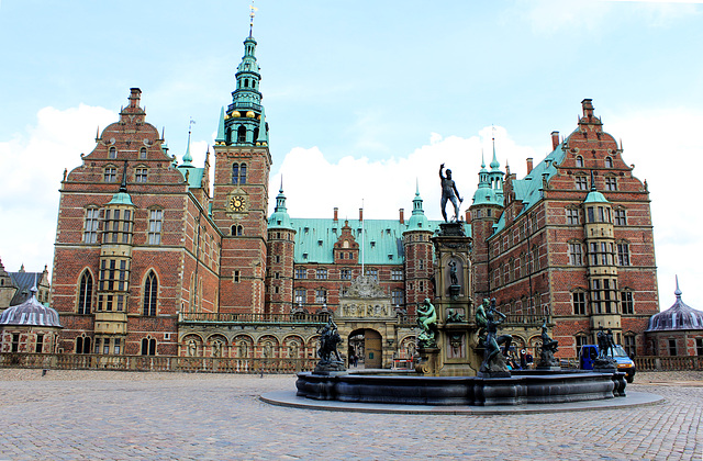 Frederiksborg Slot mit Neptunbrunnen