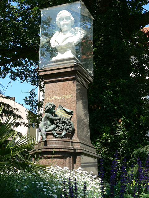 Weiden - Gustav von Schlör-Denkmal
