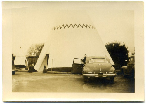 Teepees and Trading Post at Wigwam Village Motel No. 2