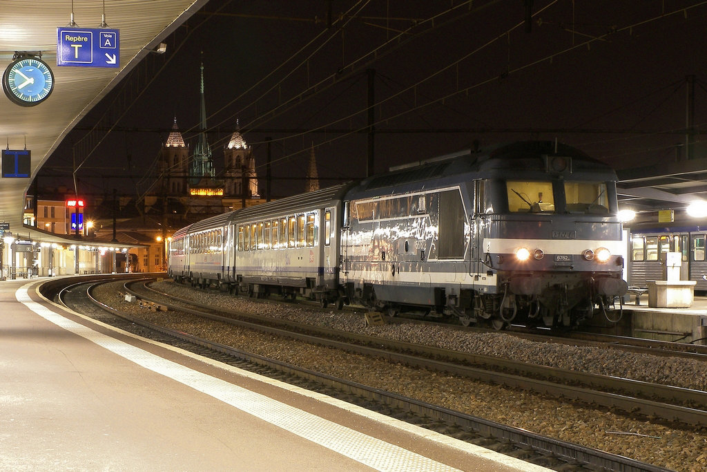 BB 67627 de nuit à Dijon-Ville