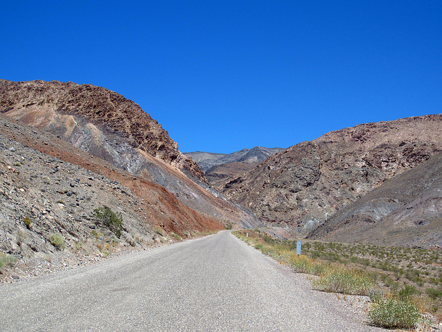 Death Valley Road east of Eureka Valley (0216)