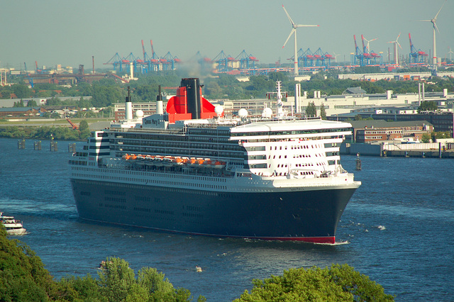 Queen Mary 2   01.06.2011