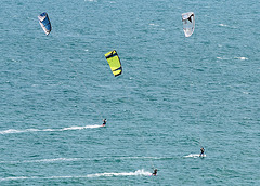 Kite surfing (c)