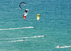 Kite surfing (b)