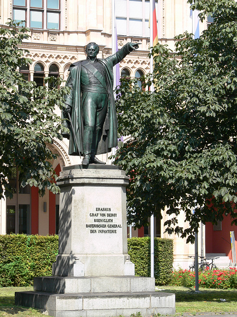 München - Denkmal Erasmus Graf von Deroy