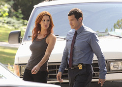 Poppy-Montgomery-and-Dylan-Walsh-in-Unforgettable-3