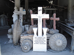 Croix funéraires / Funeral crosses  - 23 mars 2011