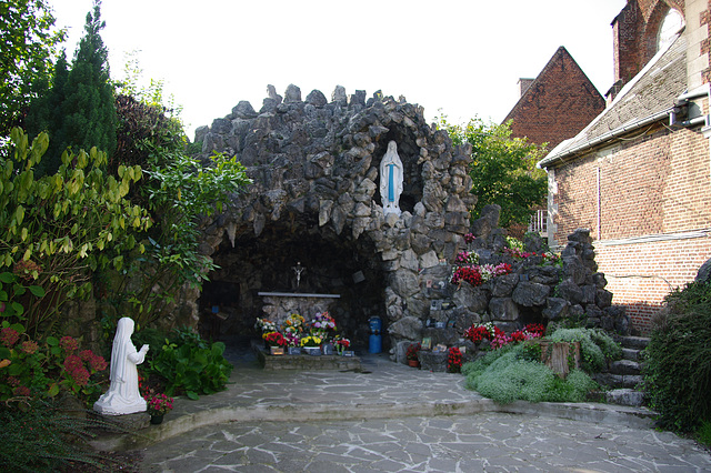 Grotte N-D de Lourdes à Elouges