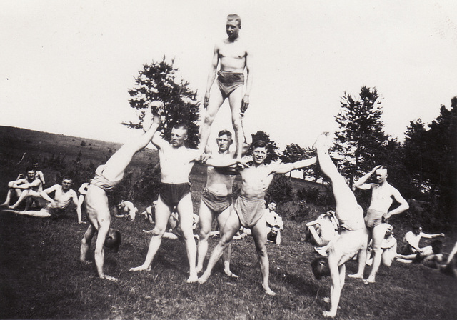 athletes in Arys, July 1932 -2-