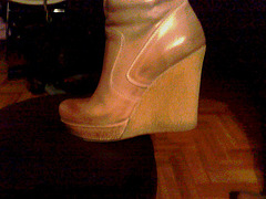 Les bottes sexy de Madame Berhgam's sexy boots - 9 décembre 2011 / Photo originale éclaircie.