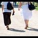 Visite de temple en talons hauts / Temple visit in high heels - Photographe: Christiane / 12 juin 2011 - Heels close-up