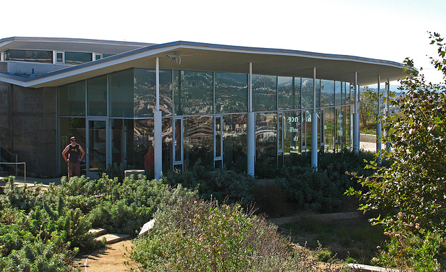 Baldwin Hills Scenic Overlook visitor center (2592)