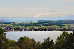 Le lac de Morat et les Alpes...
