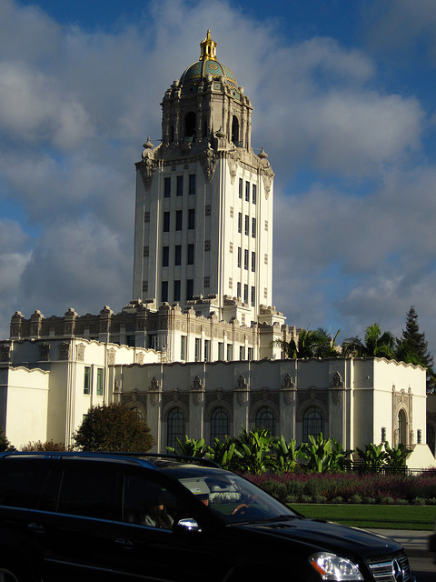 Great L.A. Walk (1510) Beverly Hills City Hall