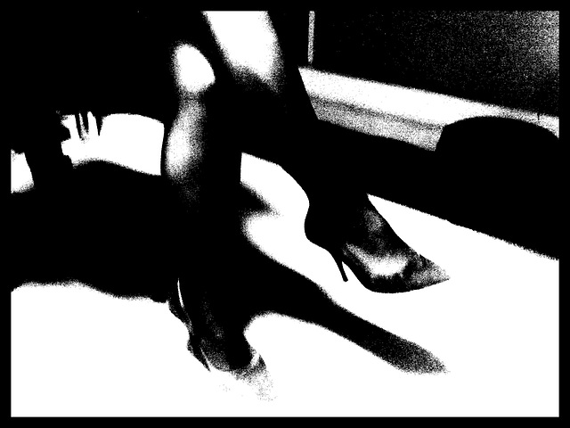 Lady Bergham en talons hauts / Lady Bergahm's high heels / 14 novembre 2011 - Bichromie