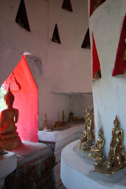 Places to administer own Buddha images