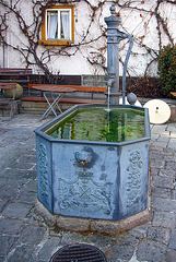 Pumpenbrunnen