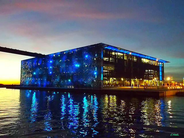 Le MUCEM by night !