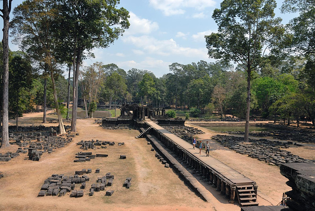 Walk back to the Royal Palace in Angkor Thom